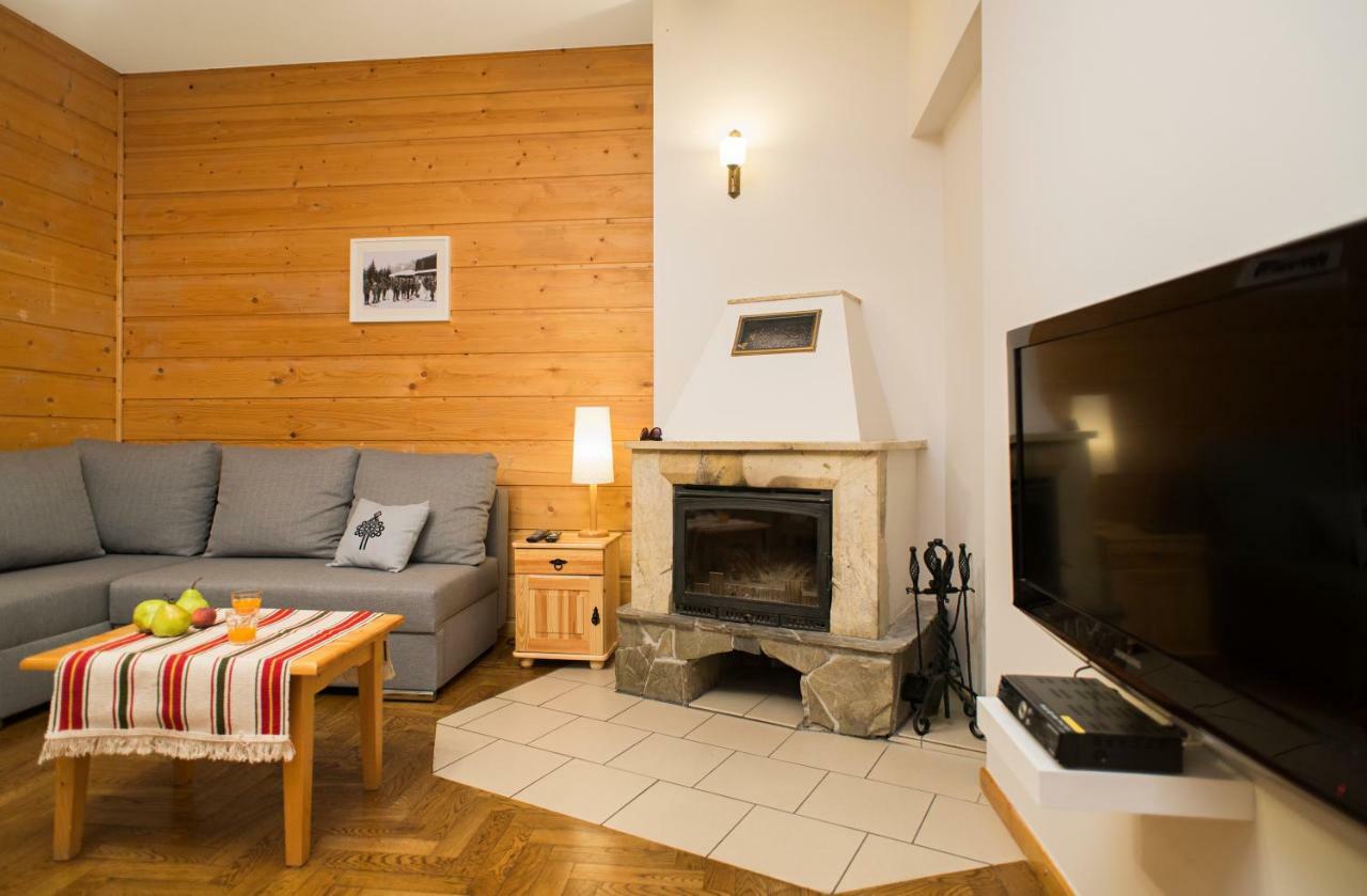 One-Bedroom Apartment Fireplace
